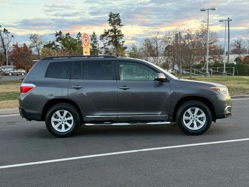2013 Toyota Highlander Base Plus