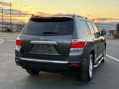 2013 Toyota Highlander Base Plus