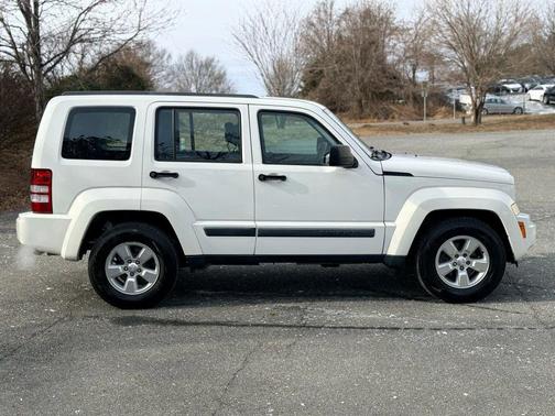 2010 Jeep Liberty Sport