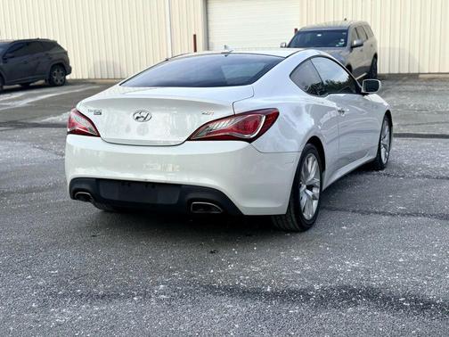 2013 Hyundai Genesis Coupe 2.0T Premium