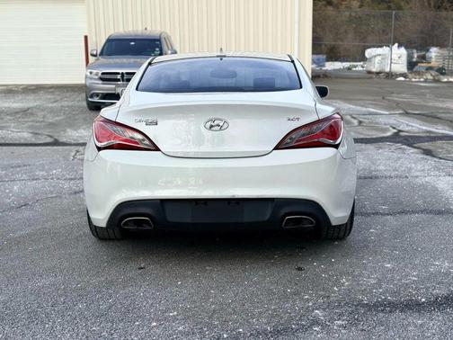 2013 Hyundai Genesis Coupe 2.0T Premium