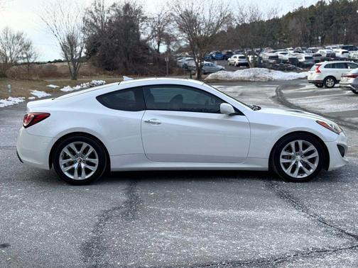 2013 Hyundai Genesis Coupe 2.0T Premium