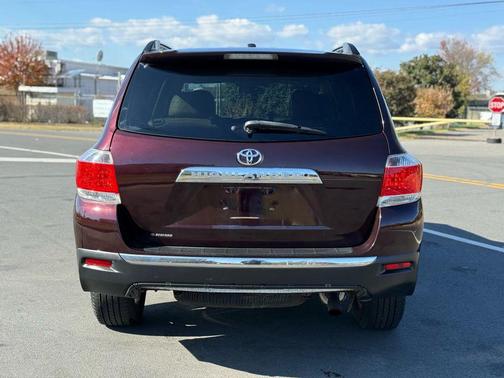 2012 Toyota Highlander SE