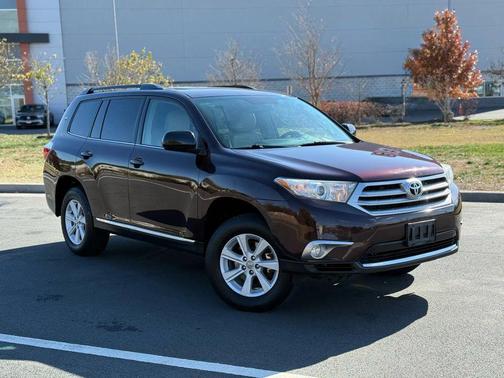 2012 Toyota Highlander SE