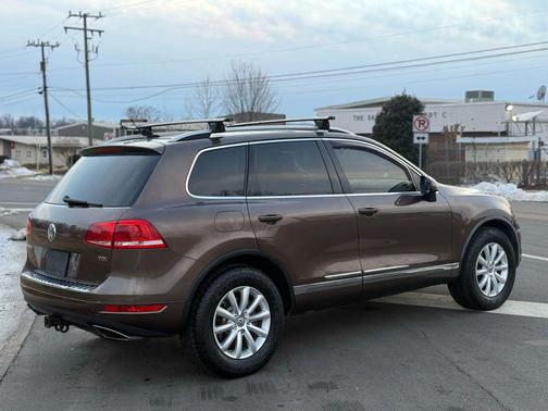 2012 Volkswagen Touareg TDI Sport