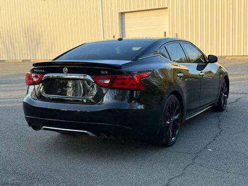 Black 2017 Nissan Maxima 3.5 SR