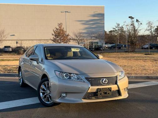 2015 Lexus ES 300h Base
