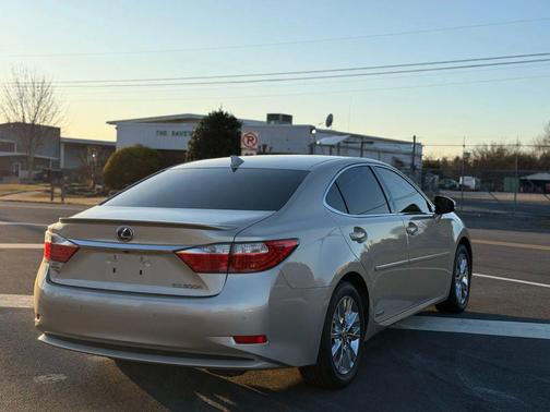 2015 Lexus ES 300h Base