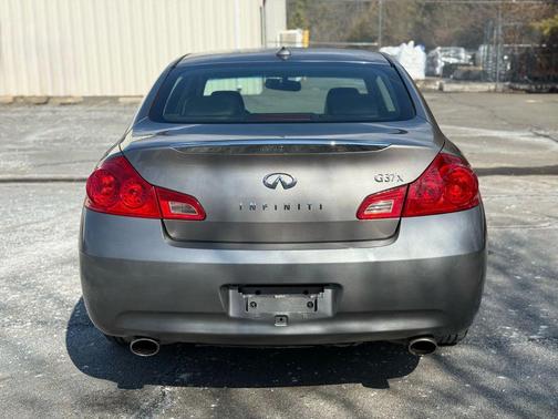 2009 INFINITI G37x Base