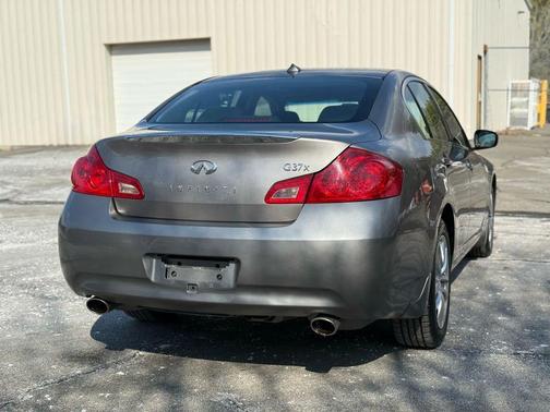 2009 INFINITI G37x Base