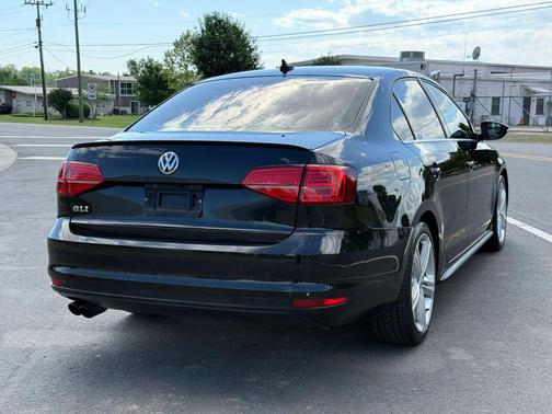 Deep Black Pearl 2015 Volkswagen Jetta Man SE