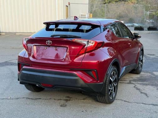 2018 Toyota C-HR XLE Sport Utility 4D