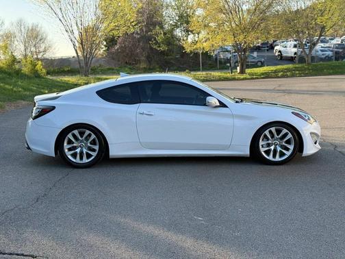 2016 Hyundai Genesis Coupe 3.8 Base