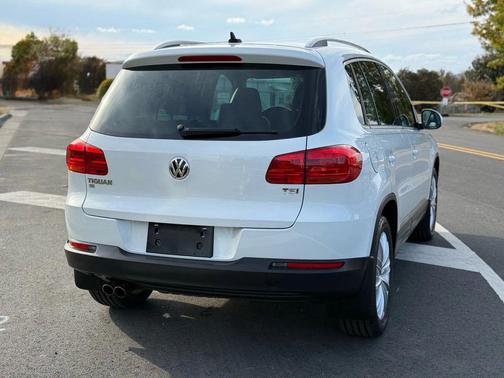 2016 Volkswagen Tiguan SE