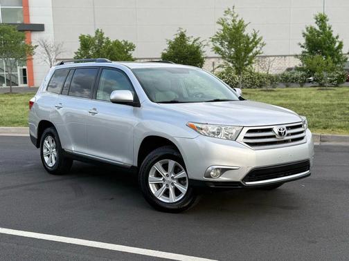 2011 Toyota Highlander SE