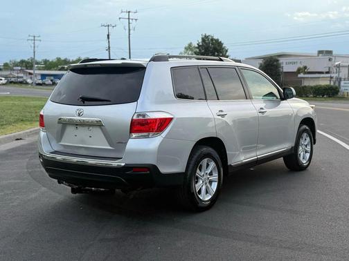 2011 Toyota Highlander SE