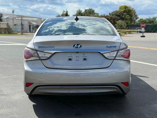 2012 Hyundai SONATA Hybrid Base