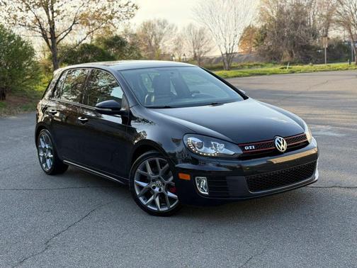 Deep Black Pearl Metallic 2013 Volkswagen GTI Driver's Edition