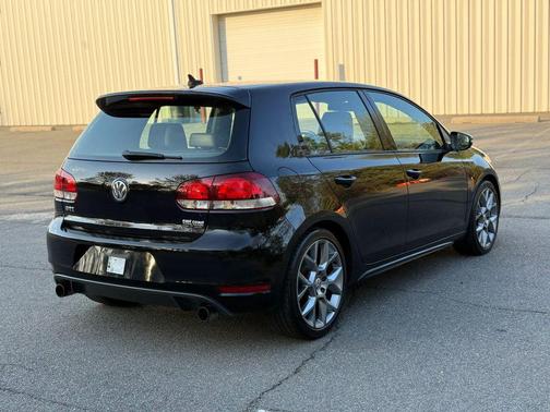 Deep Black Pearl Metallic 2013 Volkswagen GTI Driver's Edition