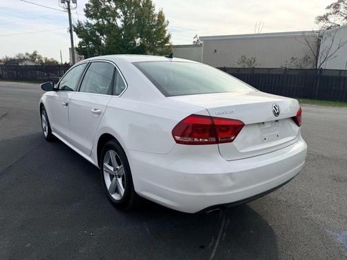 2012 Volkswagen Passat 2.5 SE