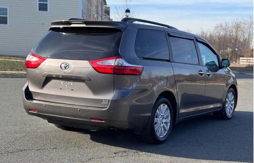 2017 Toyota Sienna Limited Premium