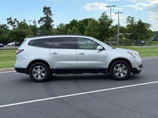 2017 Chevrolet Traverse 2LT