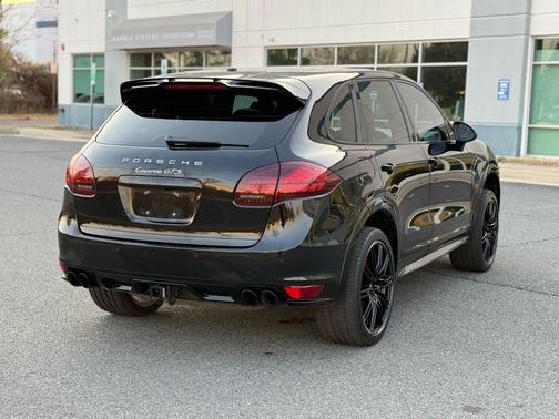 2013 Porsche Cayenne GTS