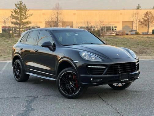 2013 Porsche Cayenne GTS
