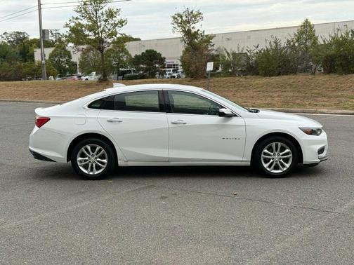 2017 Chevrolet Malibu 1LT