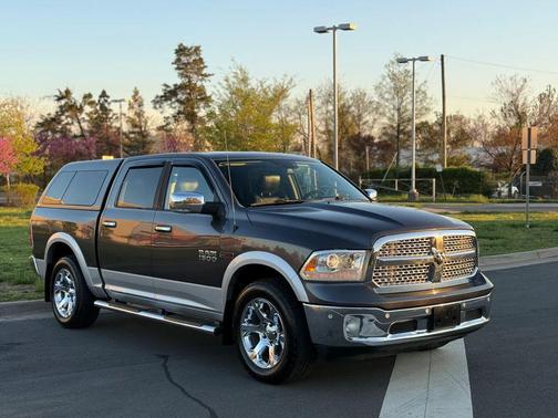 Granite Crystal Metallic Clearcoat 2015 RAM 1500 Laramie