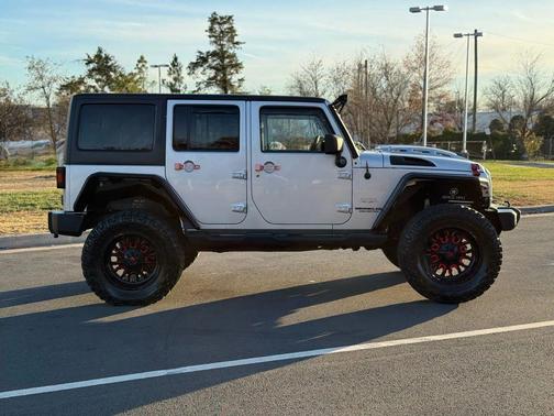 2011 Jeep Wrangler Unlimited Sahara