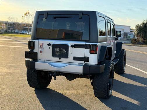 2011 Jeep Wrangler Unlimited Sahara