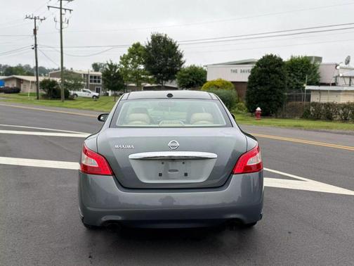 2010 Nissan Maxima SV