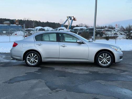 2009 INFINITI G37x Base