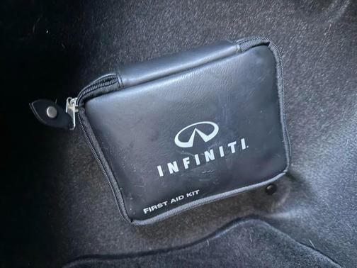 2009 INFINITI G37x Base