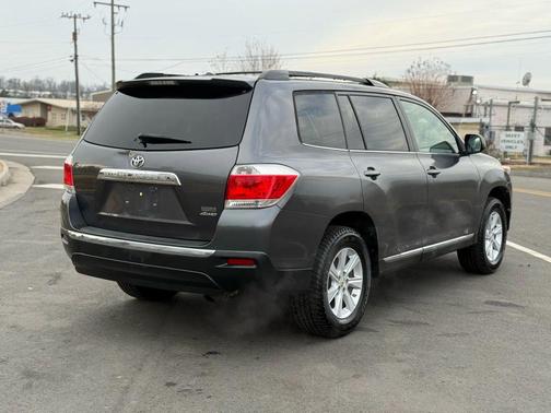 2012 Toyota Highlander SE