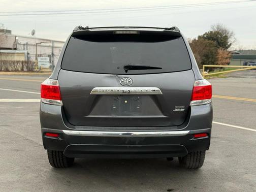 2012 Toyota Highlander SE