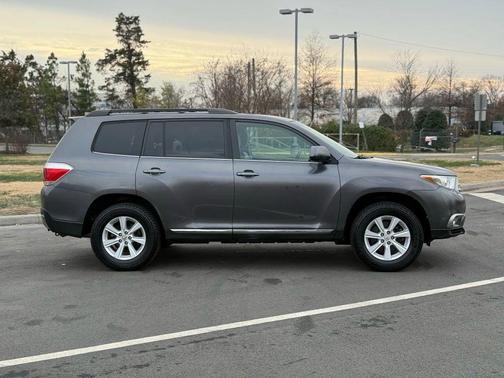2012 Toyota Highlander SE