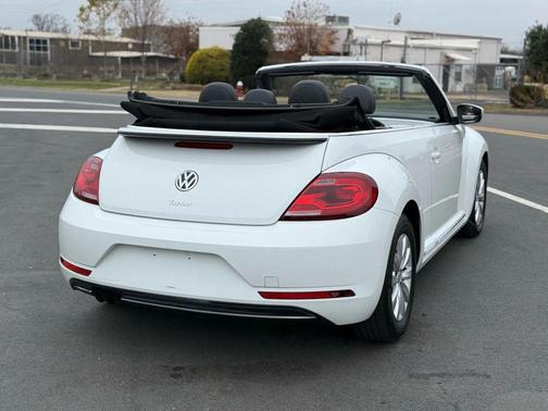 2018 Volkswagen Beetle 2.0T S