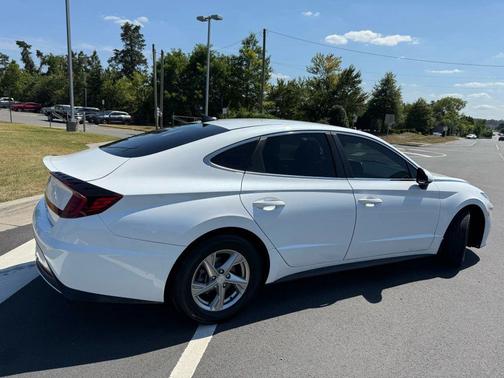 2021 Hyundai SONATA SE
