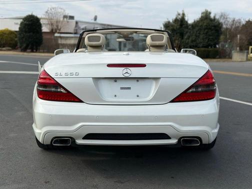 2009 Mercedes-Benz SL-Class SL 550 Roadster 2D