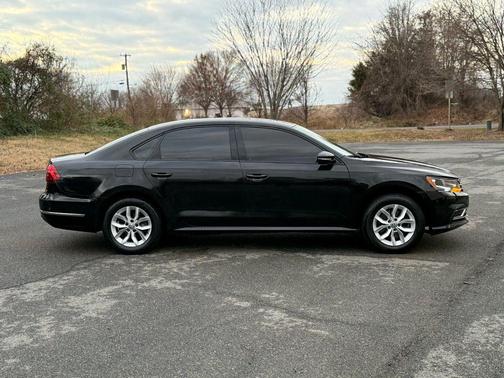 2018 Volkswagen Passat 2.0T S