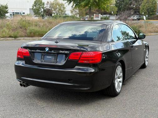 2011 BMW 328 328i Convertible 2D