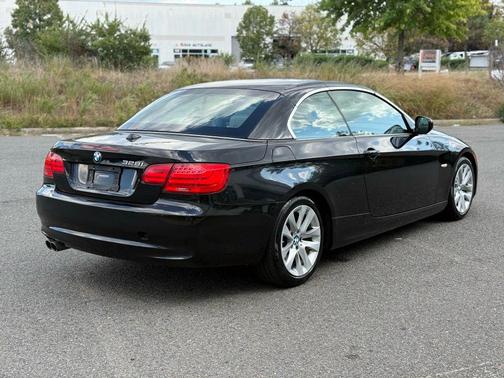 2011 BMW 328 328i Convertible 2D