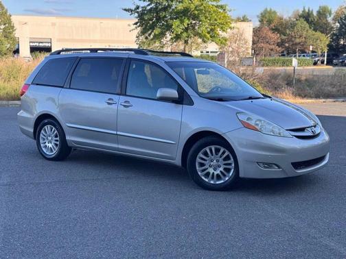 2010 Toyota Sienna XLE