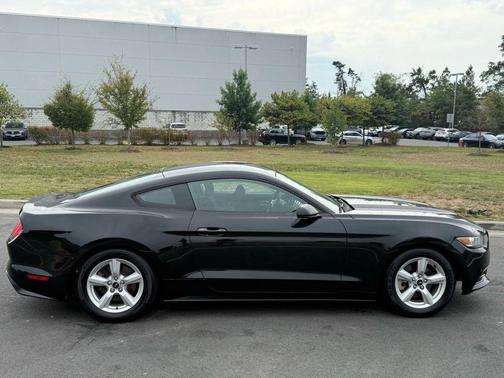 2017 Ford Mustang V6