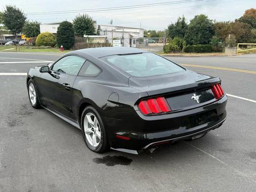 2017 Ford Mustang V6