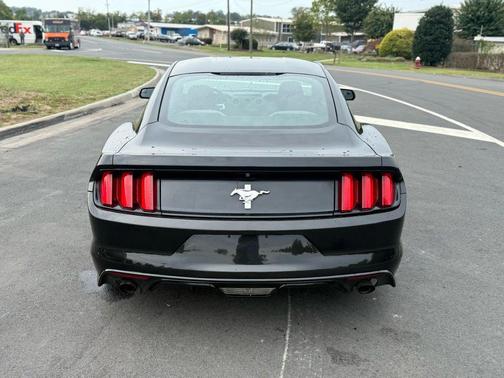 2017 Ford Mustang V6