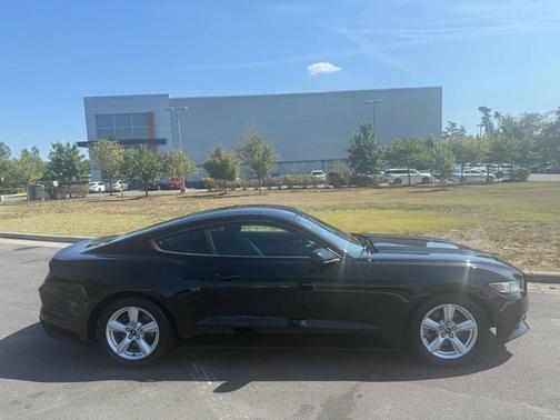 2017 Ford Mustang V6