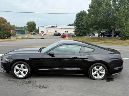 2017 Ford Mustang V6